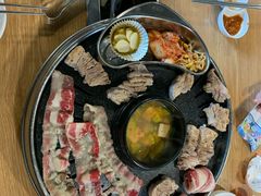 -江南猪肉商会无限续吃(弘大店)