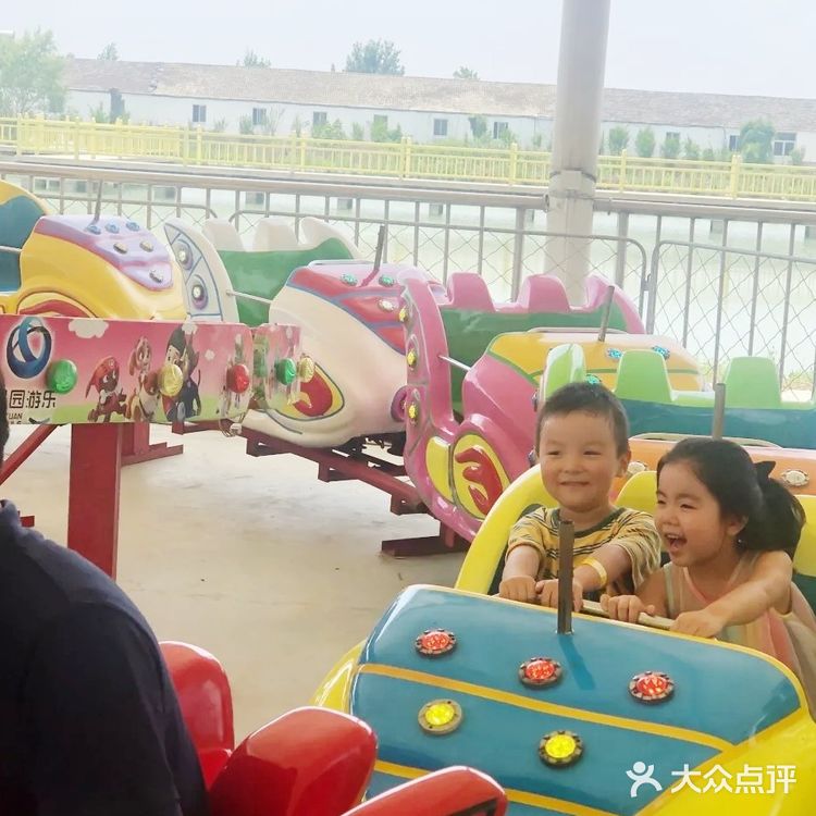 这个夏日带宝贝来亲子游乐园培养感情吧！