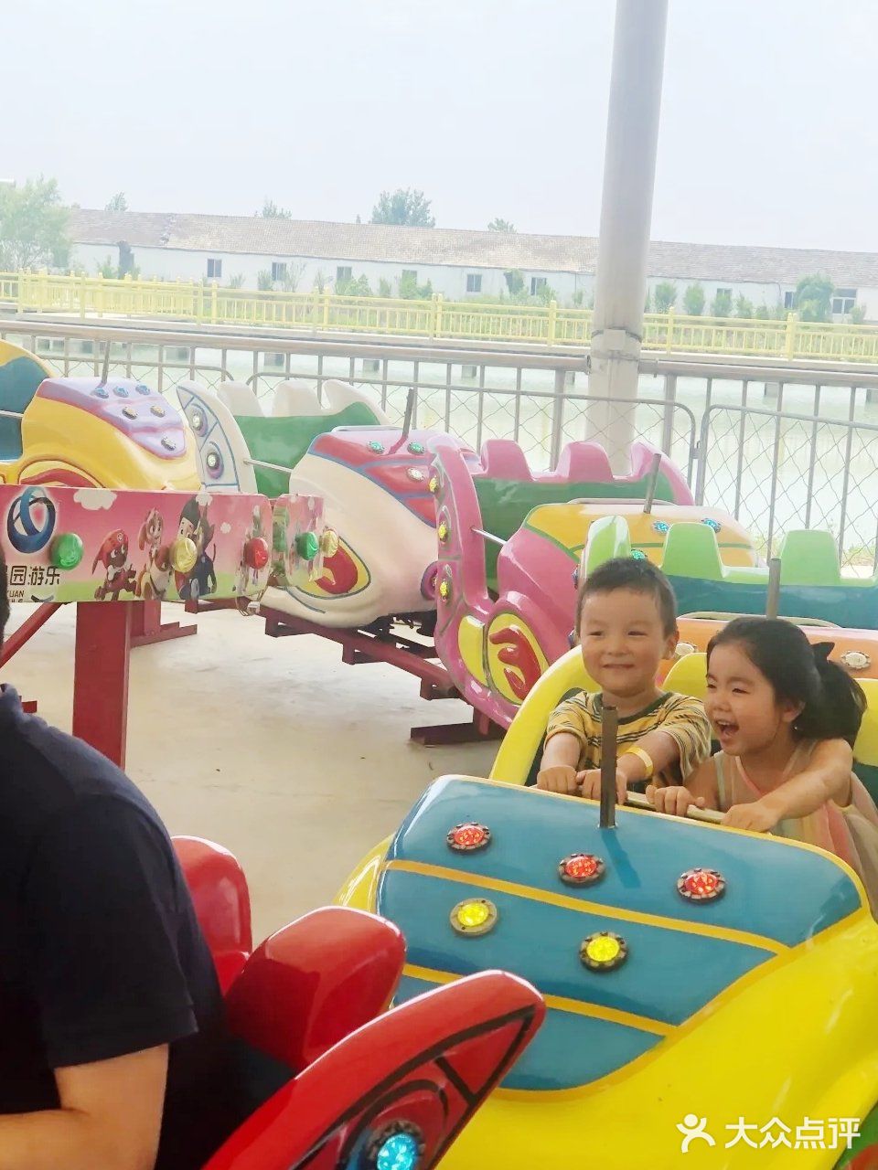 这个夏日带宝贝来亲子游乐园培养感情吧！
