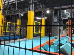 -蹦贝运动中心·蹦床·攀岩·闯关(龙岗店)