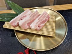 -臻牛烤肉