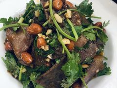 香菜拌牛肉-椒香川流不息川菜馆(二七北路店)