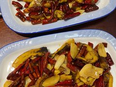 -菌之家·专业纯野生菌火锅·特色炒菌