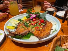 -老滇山寨•云南特色菜•地方菜•民族风情歌舞表演(金碧店)