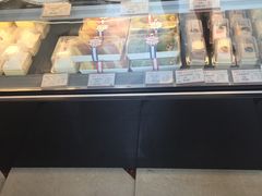 -红宝石·鲜奶小方·海派西点房(南丹店)