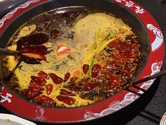 -水巷子·巴掌腰片重庆火锅(巧家店)