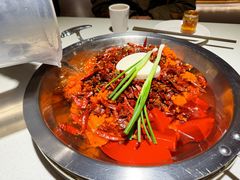 -茅草房·河畔园林火锅