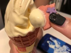 芒小芝甜筒-麦当劳(中山公园龙之梦店)
