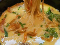 -银米·云南传统过桥米线(双廊黑金冠店)