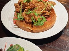 招牌炸鸡华夫饼-Brut Eatery悦璞食堂(建国东路店)