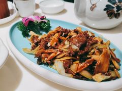 老山姜炒牛肉-原味田园·客家菜·土窑鸡(中航城君尚购物中心店)