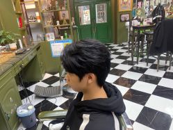 -查尔曼男士理发馆