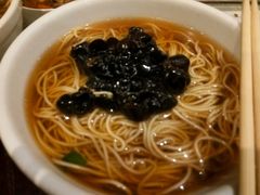 面筋浇头里的黑木耳-功德林(南京西路店)