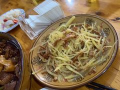 -一品红烧鸭特色川菜(三岔湖店)