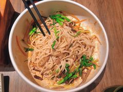 鸡丝凉米线-云海肴云南菜(浦江欢乐颂店)