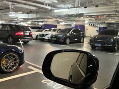 -兴业太古汇·停车场