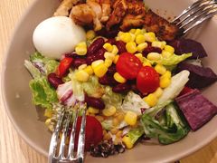 鸡肉温泉蛋沙律斑五谷杂粮-打趸BTC·Breaktime cafe(北京路店)