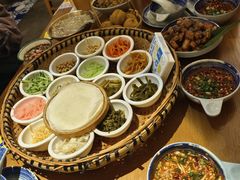 -包整·丝娃娃(一览甲秀楼风景店)