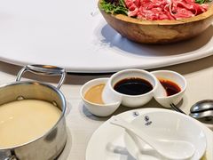 -红鼎豆捞·非遗鲍皇汤火锅(宝丰路店)