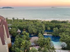 -三亚湾海居铂尔曼度假酒店