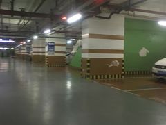 -百联中环购物广场-停车场