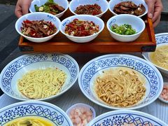 -李与白包子铺(桐梓林店)
