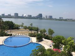 -上海滴水湖皇冠假日酒店