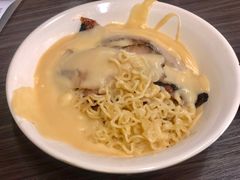 猪颈肉芝士捞公仔面-新记餐厅(香槟大厦店)