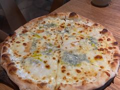 四种芝士披萨-La Strada(安福路店)