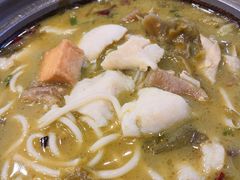 -周鱼小馆石锅酸菜鱼(活力汇店)