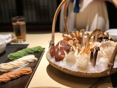 -余欢领鲜火锅(新街口店)