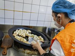 -黄阿姨锅贴大王(万航渡路店)