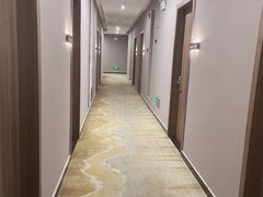 -花居酒店(苏州高教区尹山湖地铁站店)