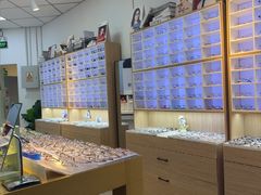 -天空之镜眼镜店蔡司依视路配镜授权零售店(望京颐堤港店)