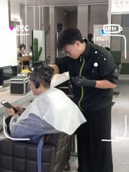 -Z.X HAIR SALON张新美业