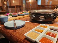 -明洞阿姨·韩式酱蟹烤肉·创意料理(三元桥店)