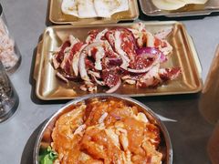 -围炉肉舍•炭烤活鳗•丹东海鲜烤肉(步行街店)