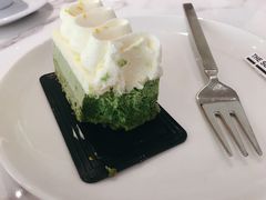 切开抹茶芝士-科学家咖啡(海岸城店)