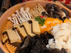 -尚尚仙·酸汤猪手·猪肚鸡火锅(华联万柳购物中心店)