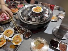 -围炉肉舍•炭烤活鳗•丹东海鲜烤肉(步行街店)