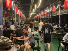 等位区-胡四哥特色火盆烧烤(总店)