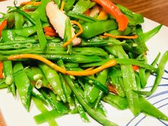 五彩花菇荷兰豆-云海肴·汽锅鸡·云南菜(天山百盛优客店)