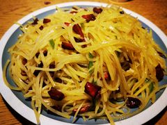 酸辣土豆丝-大哈福烧烤·海鲜·家常菜(延安三路店)