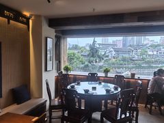 -包整·丝娃娃(甲秀楼景观店)