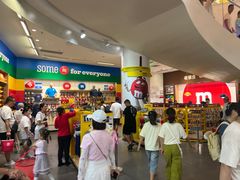 -m豆巧克力世界(上海世茂广场店)