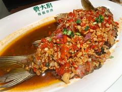 香酥大鲫鱼-费大厨辣椒炒肉(通州万达店)