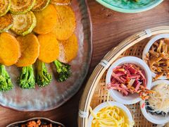 -包整·丝娃娃(一览甲秀楼风景店)