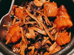 野菌瓦罐肉-千百味红餐厅·江西菜(绿地双子塔店)