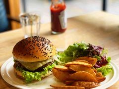 招牌牛肉汉堡-UPPER KITCHEN(延安路店)
