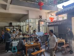 -茅屋大酒店